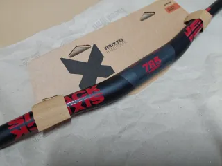 MANILLAR DE CARBONO PARA BICI. SIXPACK VERTIC 785.