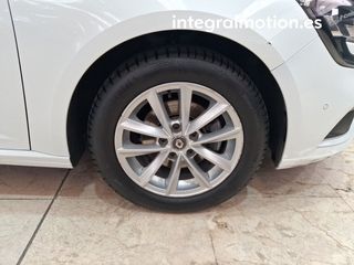 Renault Megane S.T. Intens Blue dCi 85 kW (115CV)