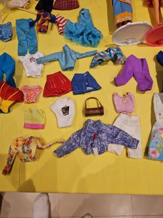 Lote Muñecas Barbie, Skipper, Chelsea y Ropa
