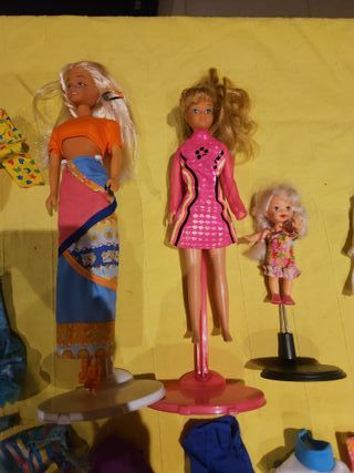 Lote Muñecas Barbie, Skipper, Chelsea y Ropa