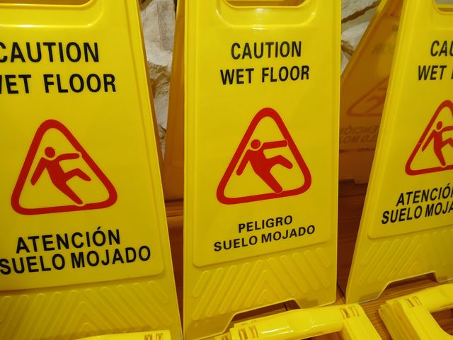 Balizas suelo mojado 13 señales