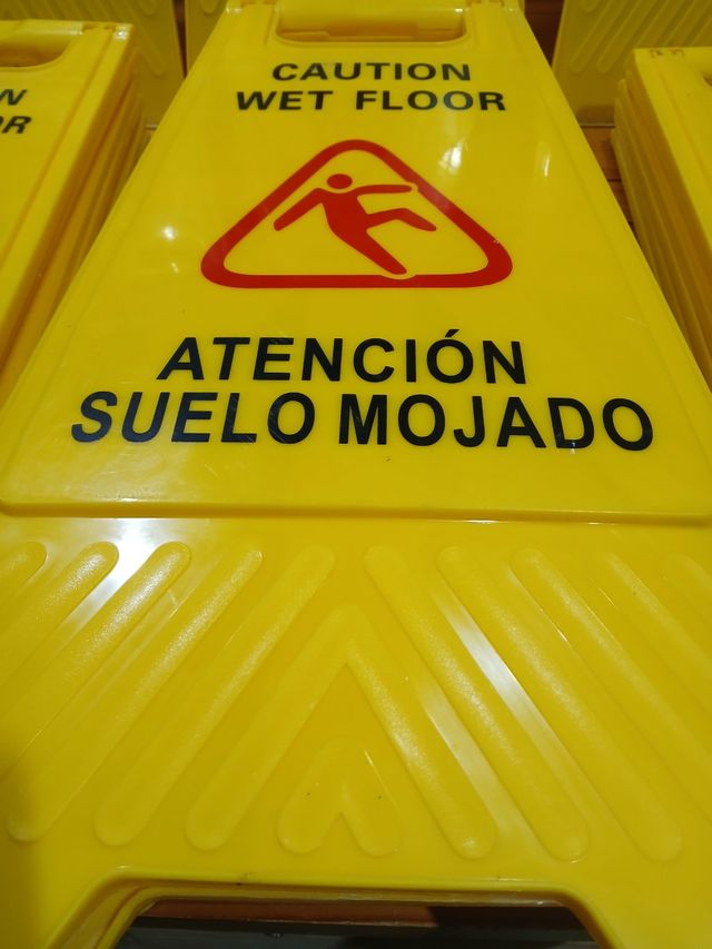 Balizas suelo mojado 13 señales