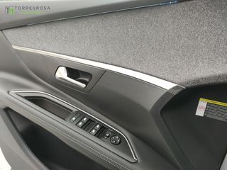 Peugeot 3008 1.2 PURETECH 96KW (130CV) ALLURE S&S