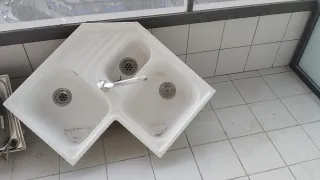 Pila de cocina rinconera