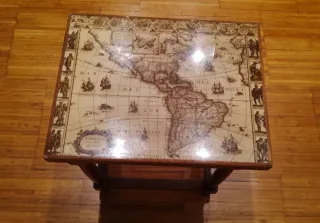 Taburete rustico de madera