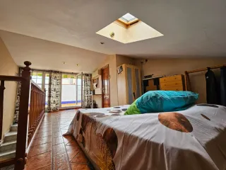 Casa en venta 3 plantas,garage y local.