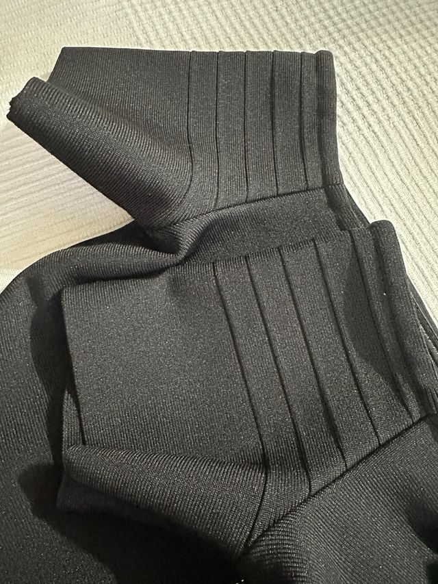 Vestido Bandage Negro T-S con Botones Dorados