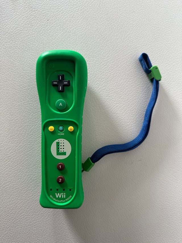 Wiimote motion plus Luigi - Limited Edition