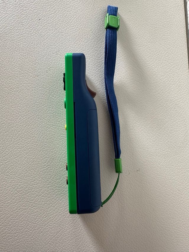 Wiimote motion plus Luigi - Limited Edition