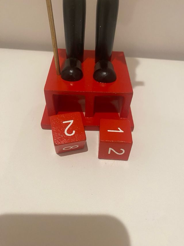 Schiaccianoci in legno decorativo