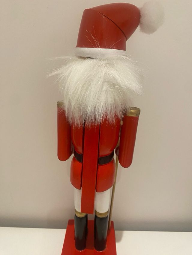 Schiaccianoci in legno decorativo