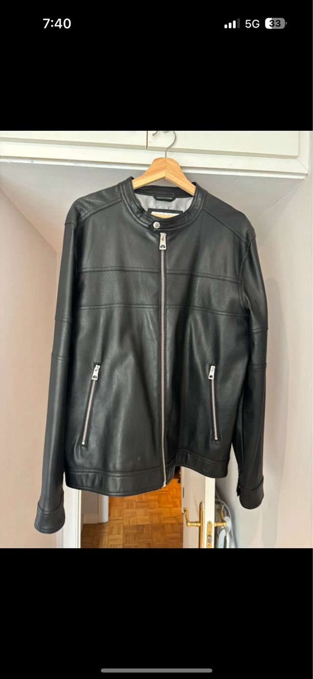 Chaqueta Guess Negra Cuero Talla L