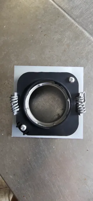 Faretti spot, lampade da incasso.