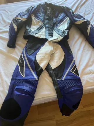 Traje de cuero moto azul y negro marca Richa