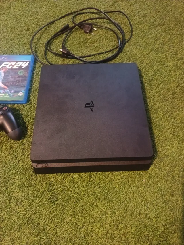 PS4 + Mando + Cables + FC24