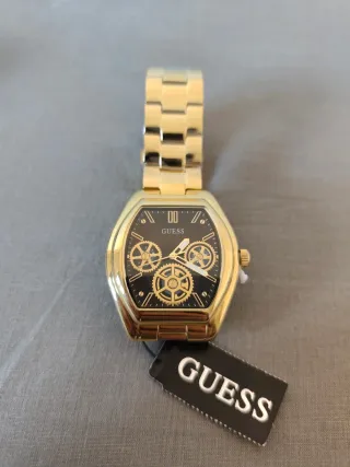 Reloj Guess Dorado