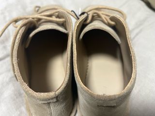 Botín piel vuelta beige. 