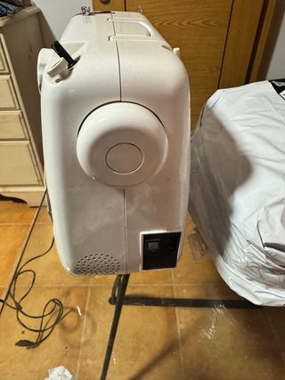 Máquina de coser Jata Génesis 695