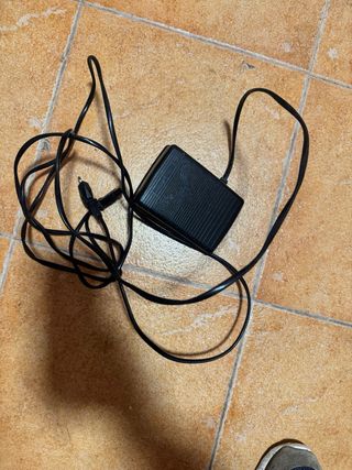 Máquina de coser Jata Génesis 695