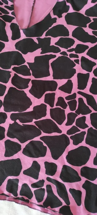 Maglia in pile fantasia giraffa