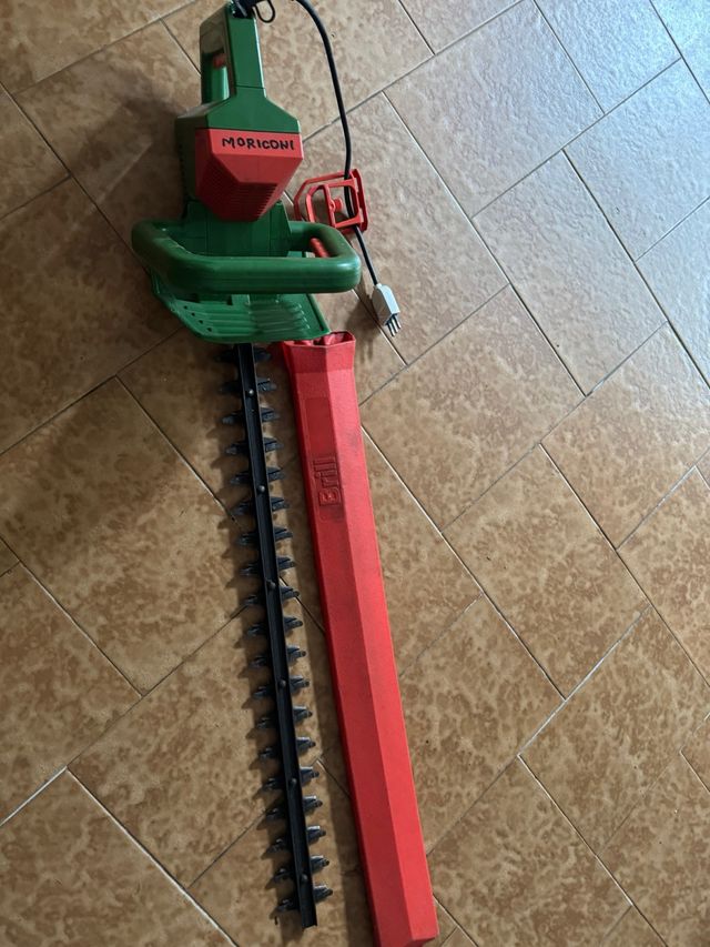 Tagliasiepi Elettrico Brill 680 HD professionale