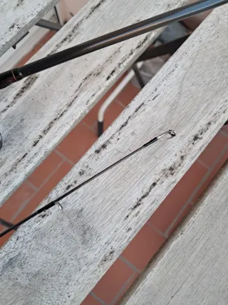 Caña de pesca Daiwa Presso Iprimi + cucharillas .