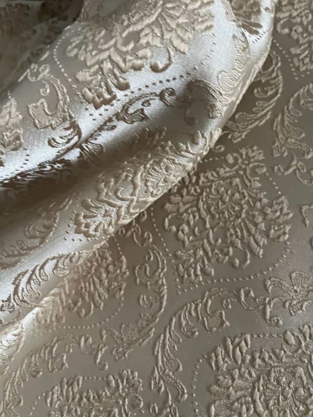 Tessuto damascato beige e oro
