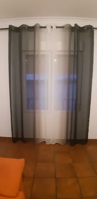 Cortinas negra, gris y blanca con barra extensible