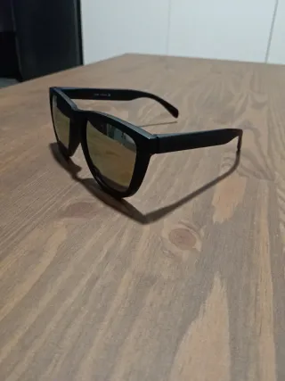 Gafas de sol NORTHWEEK negras y grises 