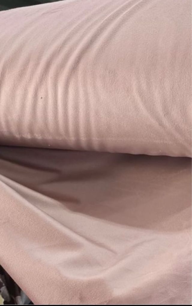 Tessuto in velluto rosa