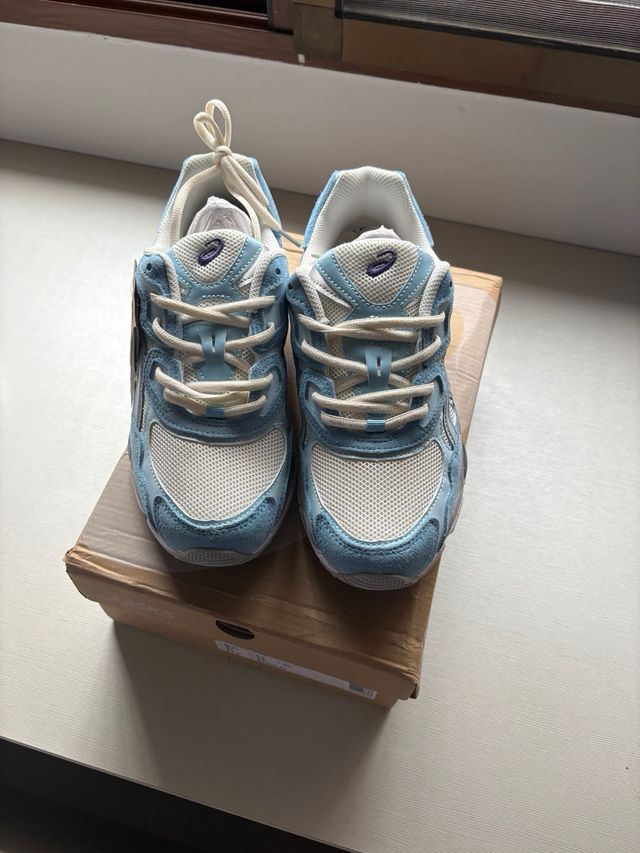 Asics Azules y Grises