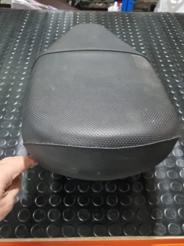 Asiento Piaggio Zip SP RST