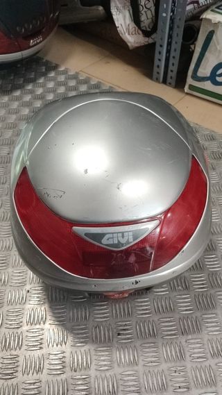 Baúl Givi Plateado