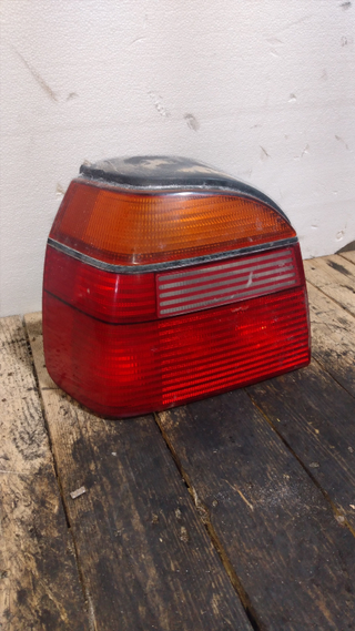 PILOTO TRASERO IZQUIERDO VOLKSWAGEN GOLF III BERL