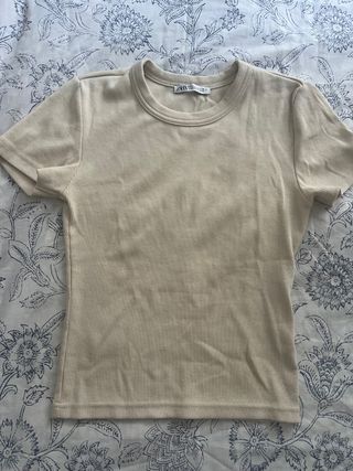 Camiseta Zara Beige Manga Corta
