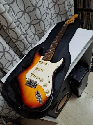 Guitarra Eléctrica y Amplificador,solo en persona