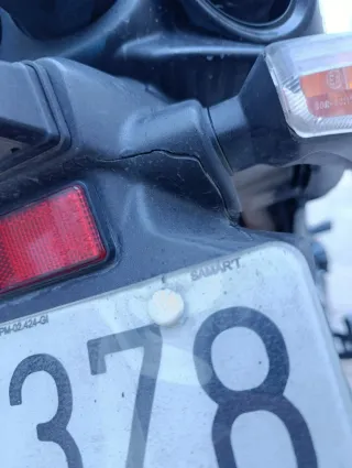 Portamatriculas y estribera Suzuki GSR