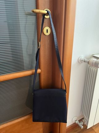 Borsa blu con dettagli oro