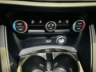 Alfa Romeo Stelvio 2021