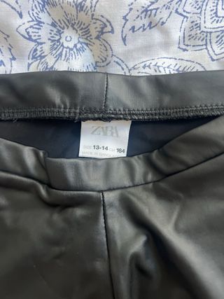 Leggings efecto piel negros