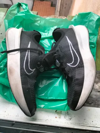 Scarpe Nike bianche e nere da uomo