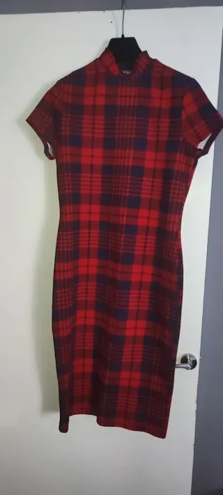 Vestido ajustado cuadros cuello alto