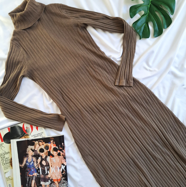 Vestido largo punto ZARA cuello alto marrón caqui
