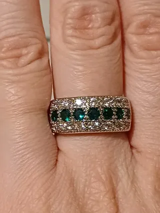 Anello rivière con Zirconi verdi e bianchi