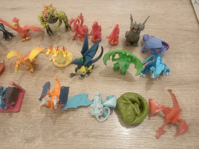 Lotto draghi giocattolo