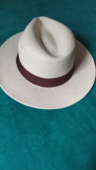 Sombrero Panamá auténtico beige