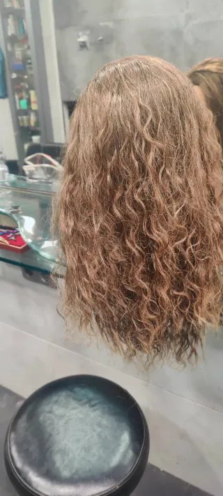 Peluca Bruja Halloween Castaña