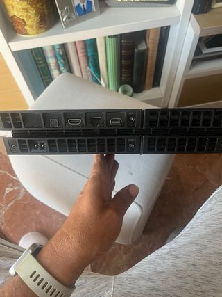 PS4 Fat 500GB + Controller + FIFA 20 + NBA2K17