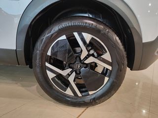 PEUGEOT 2008 ALLURE HYBRID DC6 136 CV KM0