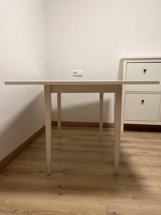 Mesa extensible blanca